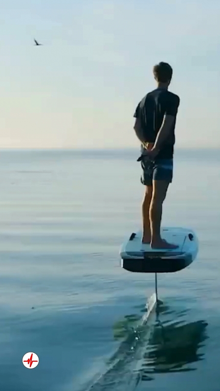 Surf Électrique à Quiberon - E-foil en Bretagne