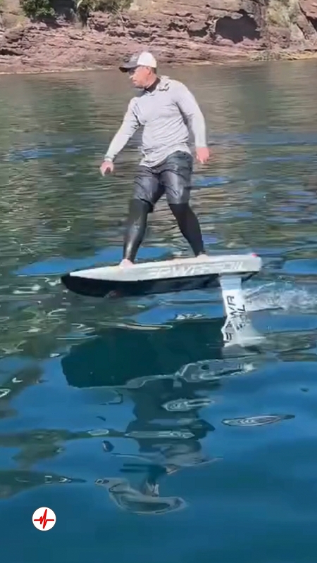 Surf Électrique près de Cannes - E-foil à Mandelieu-la-Napoule