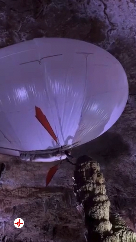 Vol en Aéroplume dans la Grotte de la Salamandre