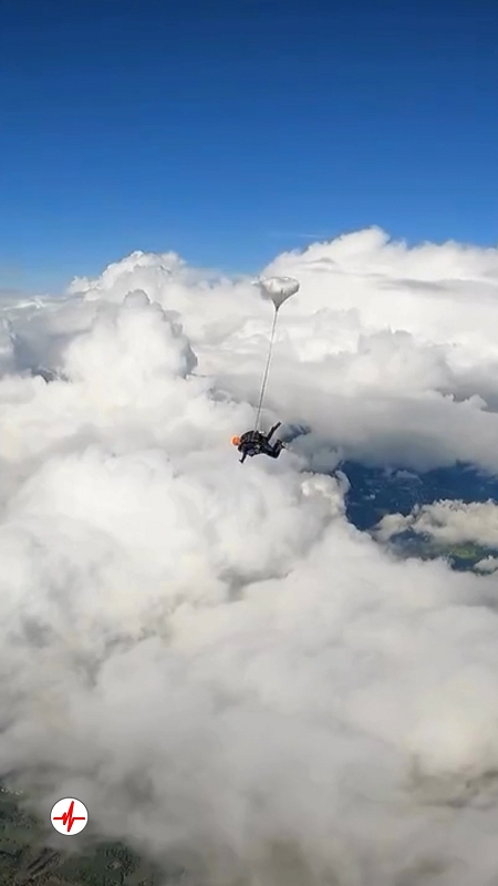 Saut en Parachute en Tandem à Dinan